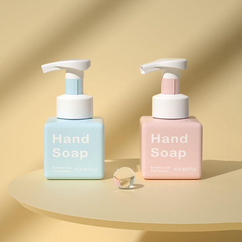 Plnitelný PCR 250ml čtvercový dávkovač mýdla na obličej Plastová láhev na mýdlo na mytí těla s pěnovou pumpou Plnitelný PCR 250ml čtvercový dávkovač mýdla na obličej Plastová láhev na mýdlo na mytí těla s pěnovou pumpou