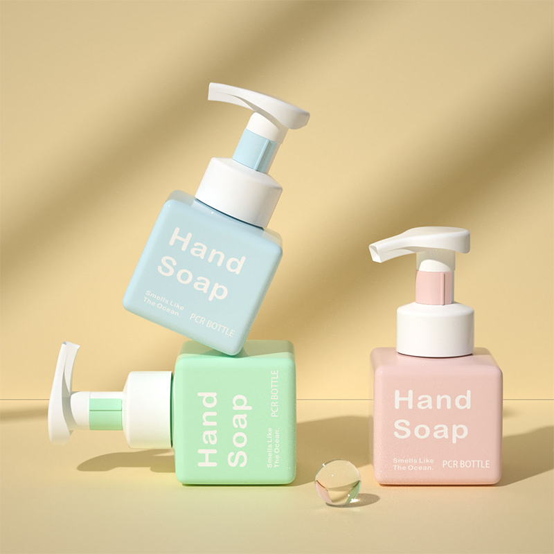 Plnitelný PCR 250ml čtvercový dávkovač mýdla na obličej Plastová láhev na mýdlo na mytí těla s pěnovou pumpou Plnitelný PCR 250ml čtvercový dávkovač mýdla na obličej Plastová láhev na mýdlo na mytí těla s pěnovou pumpou
