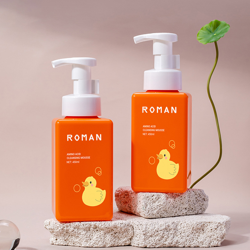 250 ml 300 ml 450 ml 500 ml 650 ml Čisticí pěna Láhev na pleťovou pěnu Šampon na čtvercové řasy Láhev s pěnou Hotelové toaletní potřeby Balení