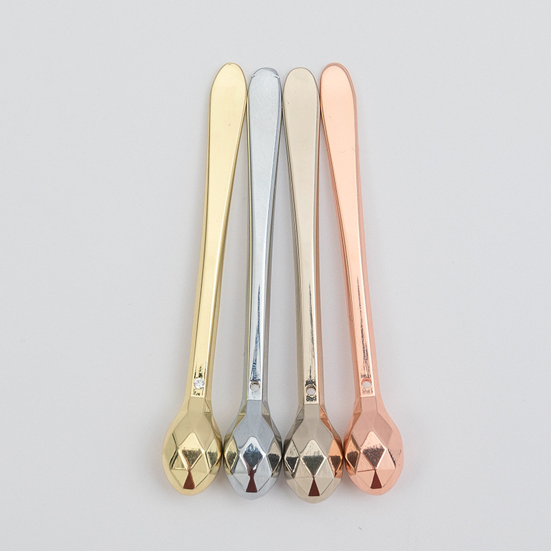 Jedinečný diamantový design očních krémových tyčinek ze slitiny zinku Jedinečný diamantový design očních krémových tyčinek ze slitiny zinku